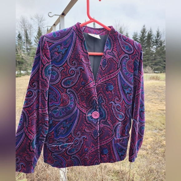 TanJay Jackets & Blazers - "Bohemian Paisley Perfection" 1980s Velvet Jacket